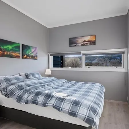 Leilighet Modern With Amazing Location *